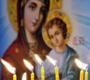 How do candles blessed on the Feast of the Presentation of the Lord differ from other candles?