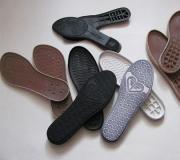 A sola do sapato é feita de material EVA e a sola é de material polimérico para o inverno.