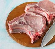 Hvordan tilberede svinekjøtt i en stekepanne