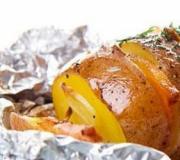 Kartof şiş kabab Şiş kabab üçün tərəvəz yan yeməyi hazırlamaq üçün resept